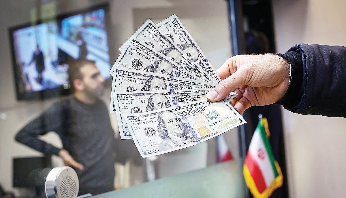 کاهش قیمت دلار چهارشنبه 27 اسفند 1404