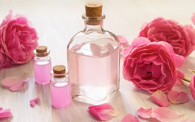چگونه گلاب اصل از تقلبی را تشخیص دهیم؟