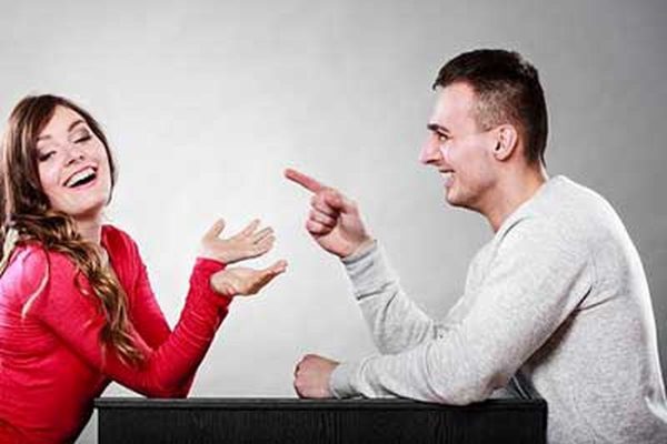 مردان عاشق این 8 رفتار غلط خانم‌ها هستند