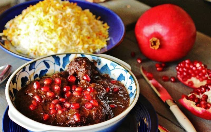 علت روغن ننداختن خورشت فسنجان چیست؟