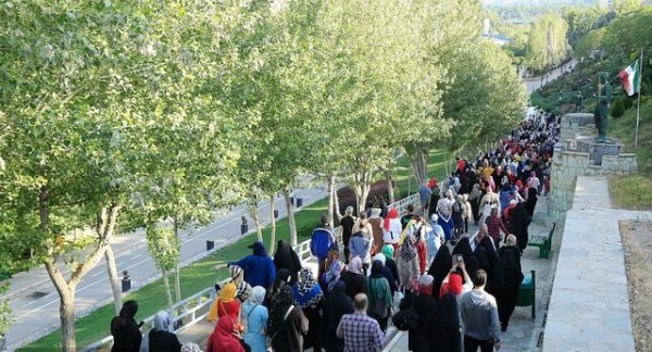 ثبت نام پیاده‌روی خانوادگی شیراز با جایزهٔ ۸۰۰ میلیونی و ۵۰۰ دوچرخه