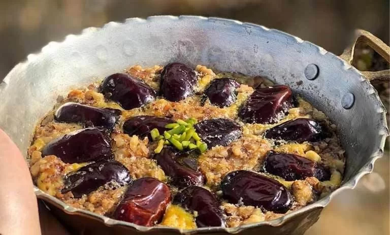 طرزتهیه املت خرما یک صبحانه فوق العاده خوشمزه و مقوی