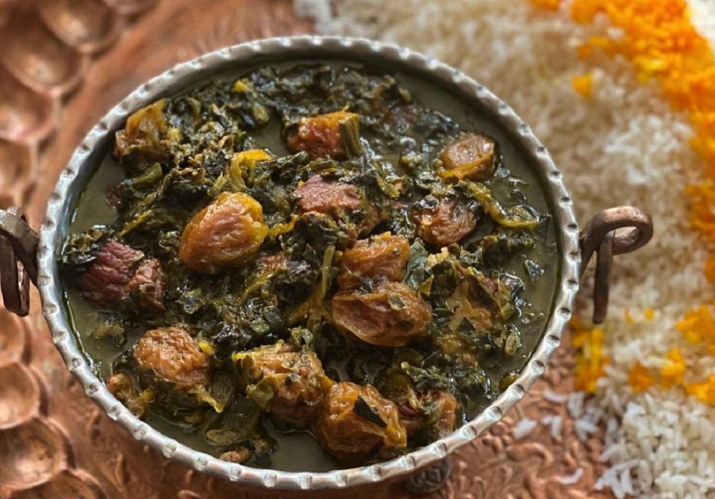 طرزتهیه خورشت آلو اسفناج مجلسی با عطر و طعمی بی نظیر