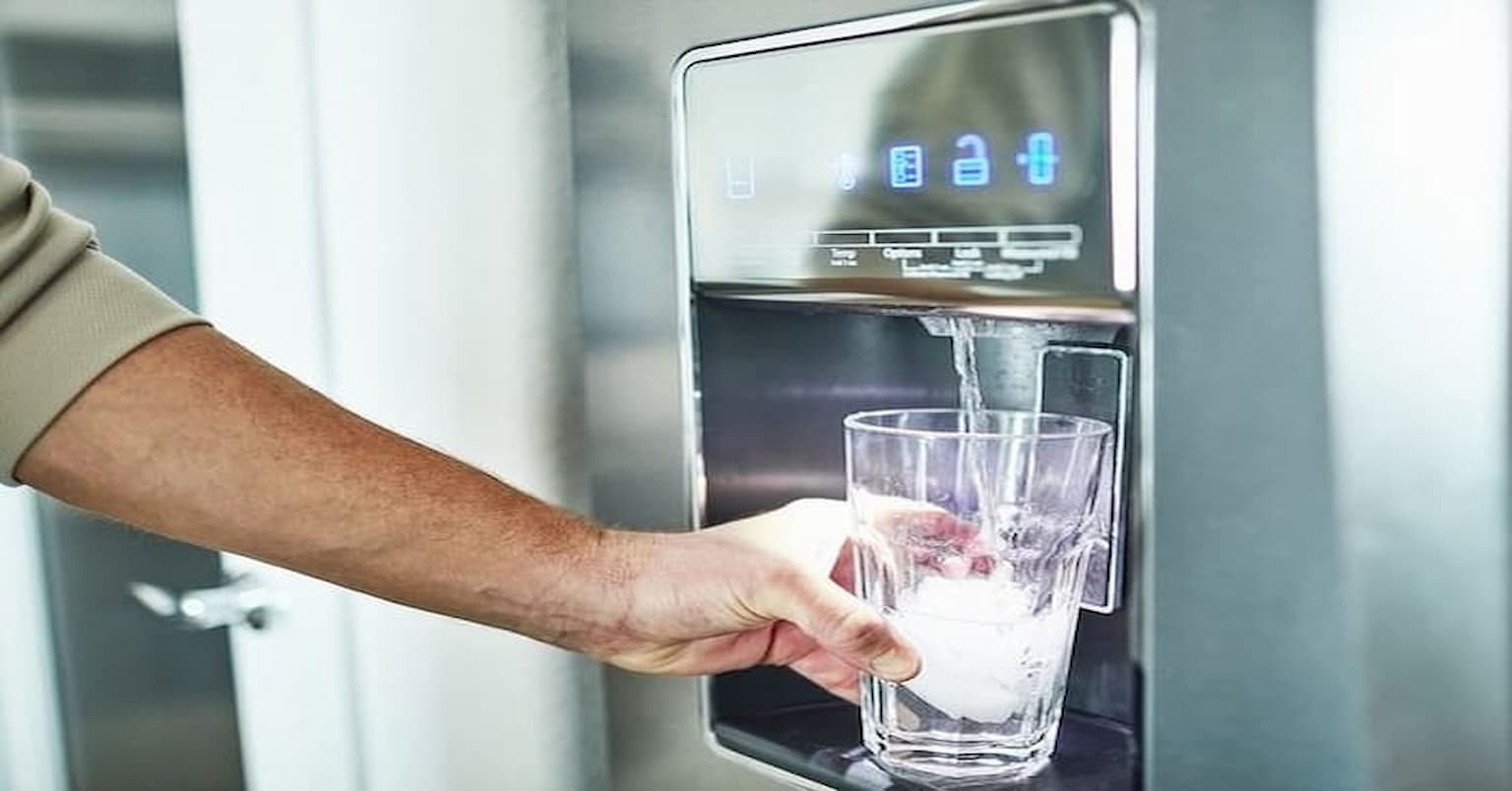 چگونه بوی بد آبسردکن یخچال را از بین ببریم؟
