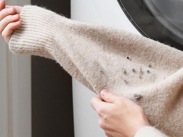چگونه پرز لباس را برطرف کنیم؟ + نکات پیشگیرانه