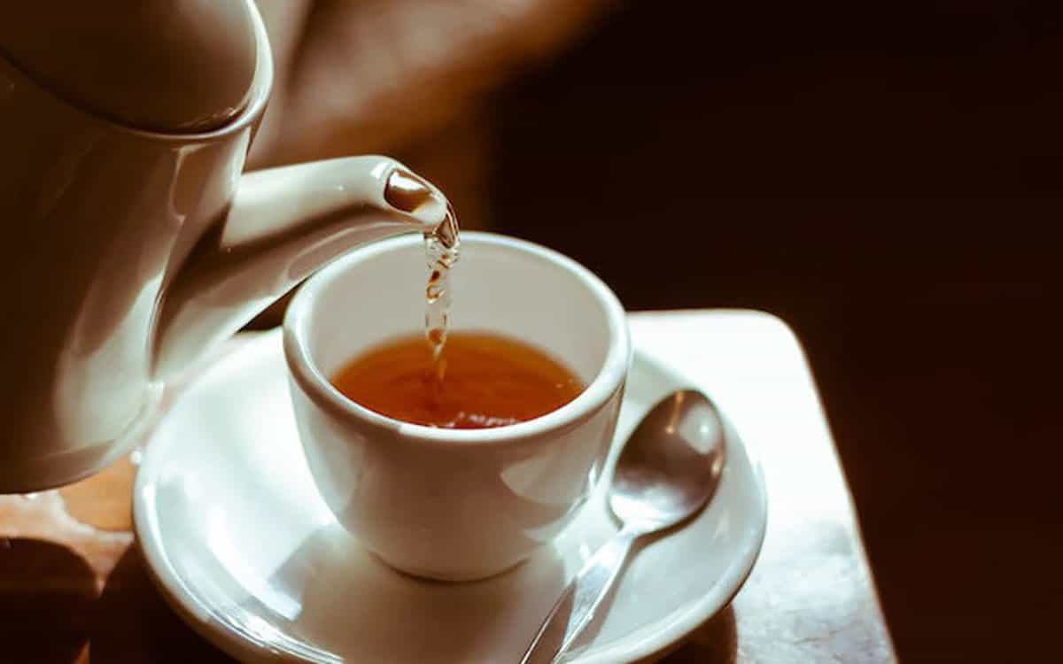علت ایجاد کف روی چای چیست؟