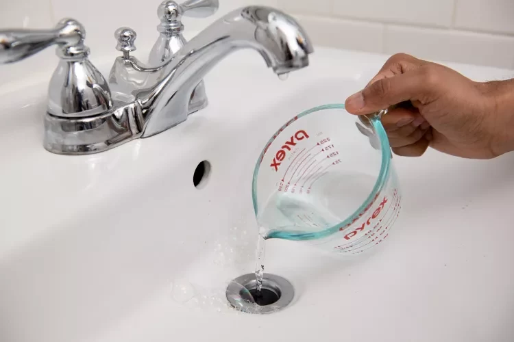 رفع گرفتگی لوله ها با جوش شیرین و سرکه به راحتی