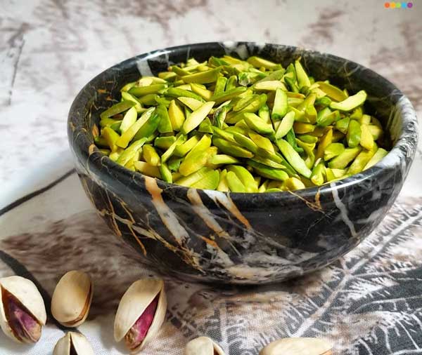 طرز تهیه خلال پسته به‌صورت مرحله‌به‌مرحله در خانه