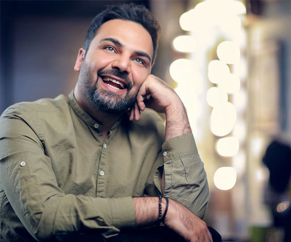 تصاویری از احسان علیخانی مجری معروف تلویزیون به همراه مادرش