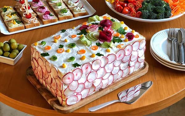 طرز تهیه کیک مرغ یکی از انواع غذاهای خوشمزه و محبوب برای جشن ها