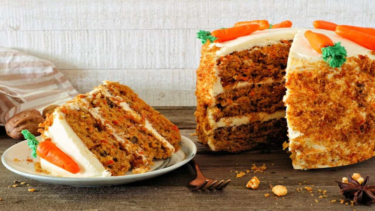 دستور پخت کیک هویج با گردو و دارچین بدون فر