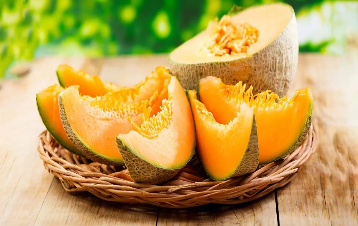 خوردن طالبی برای این افراد ممنوع است!