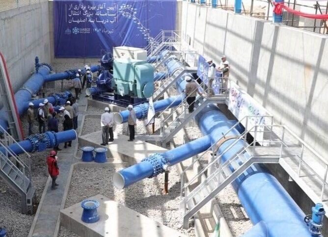آب دریای عمان به صنایع استان اصفهان رسید