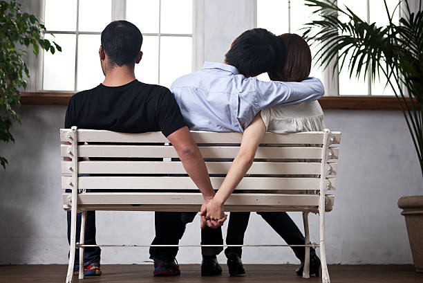 گزارشی از يك پرونده خيانت ؛ با بحران خیانت در زندگی مشترک چه کنیم؟