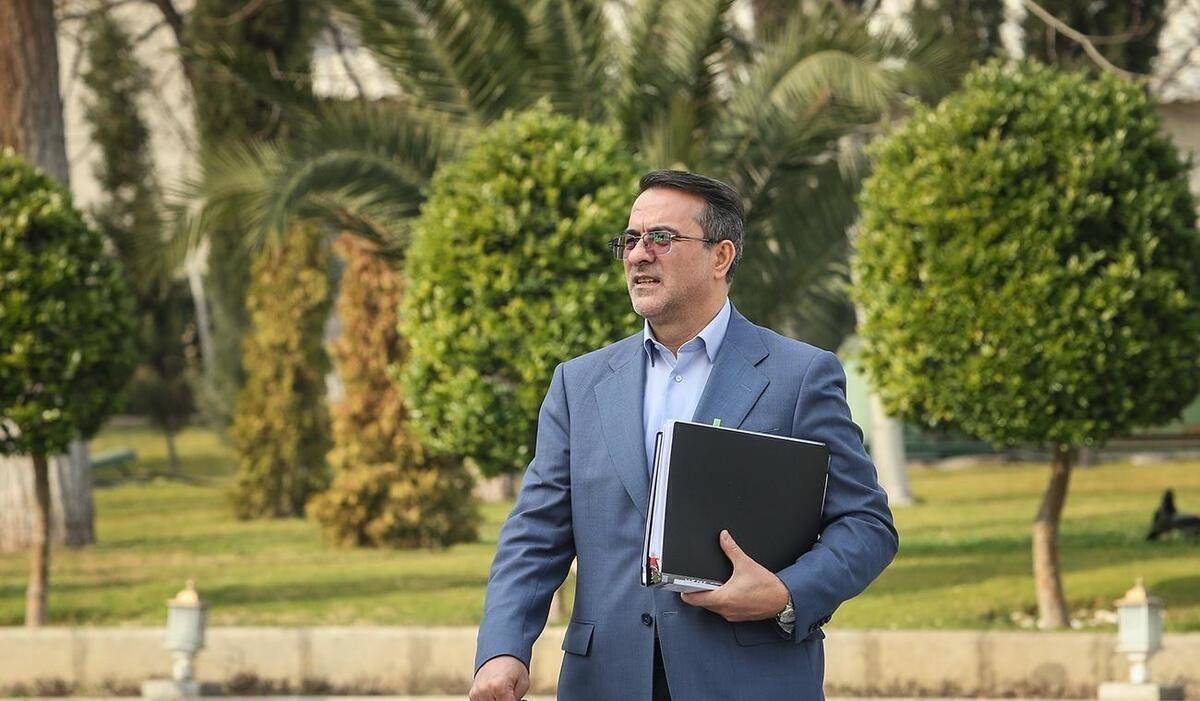 خبر خوب برای معلمان، پرستاران و سرایداران مدارس: افزایش حقوق و ساماندهی نیروهای شرکتی در راه است