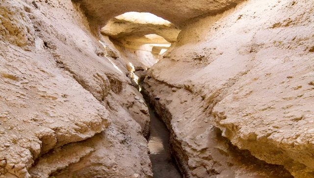 قنات هزاران ساله نبادان یزد و منبع آبیاری سرو 4 هزار ساله ابرکوه خشكانده شد(+گزارش)
