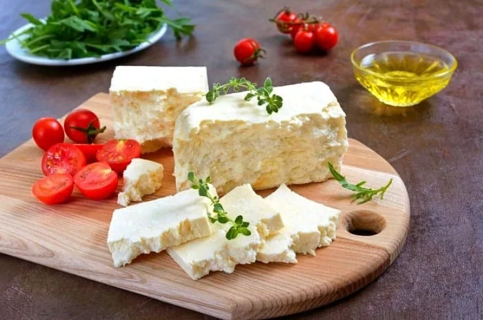 کاربرد جالب کاغذ روی پنیر چیست؟رازی که کمتر کسی می داند