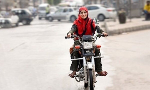 نبرد بانوان موتورسوار برای اثبات حق خود! وقتی یک تفسیر، یک حق را می‌گیرد