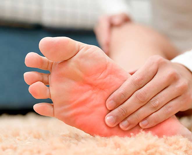 علت داغی کف پا چیست و چرا باید جدی گرفته شود؟